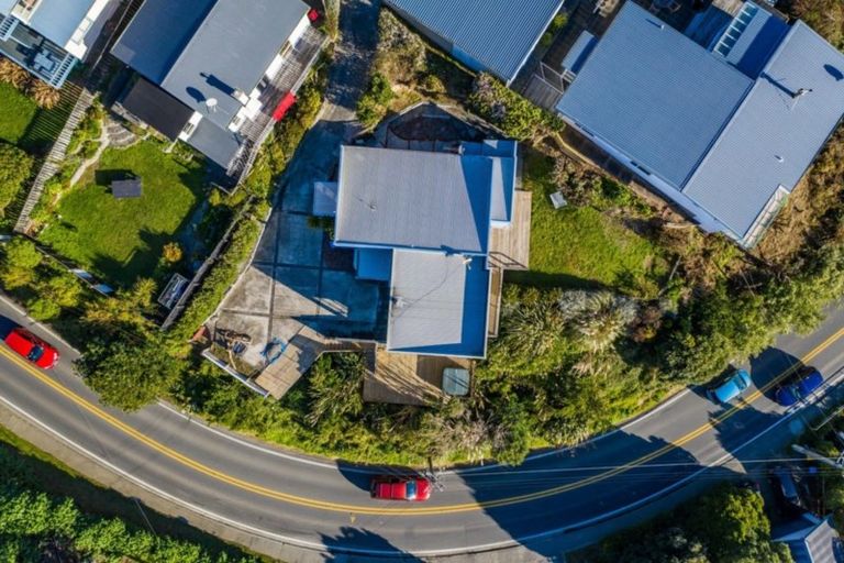 Photo of property in 15 Paekakariki Hill Road, Pauatahanui, Porirua, 5381