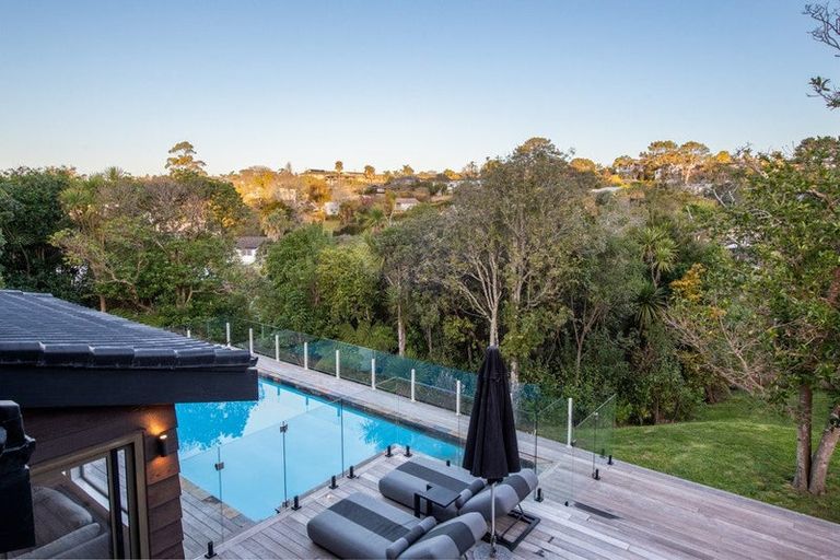 Photo of property in 102 Kowhai Road, Campbells Bay, Auckland, 0630