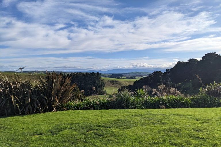 Photo of property in 180 Te Wharau Road, Admiral Hill, Masterton, 5883