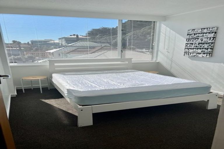 Photo of property in Beresford Apartments, 12/118 Russell Terrace, Berhampore, Wellington, 6023