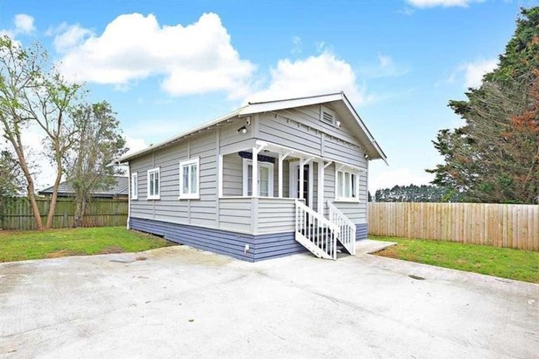 Photo of property in 110a Manuroa Road, Takanini, 2112