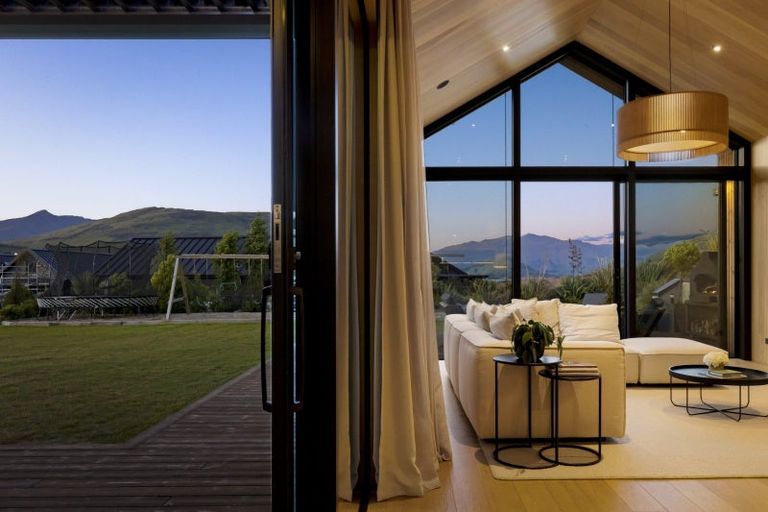 Photo of property in 6 Stockyard Lane, Jacks Point, Queenstown, 9371