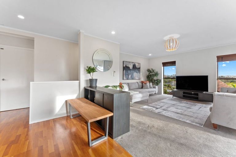 Photo of property in 1/10 Harley Road, Hauraki, Auckland, 0622