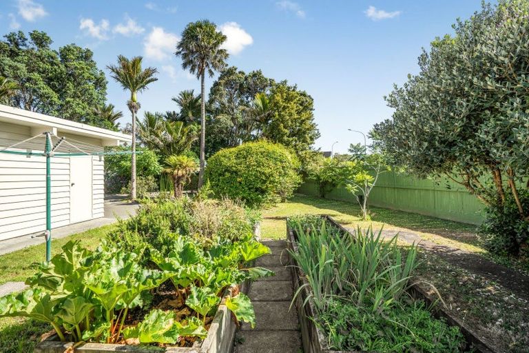 Photo of property in 85 Ludlam Crescent, Woburn, Lower Hutt, 5010