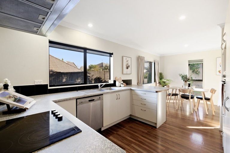 Photo of property in 41 Glenmonarch Place, Pyes Pa, Tauranga, 3112