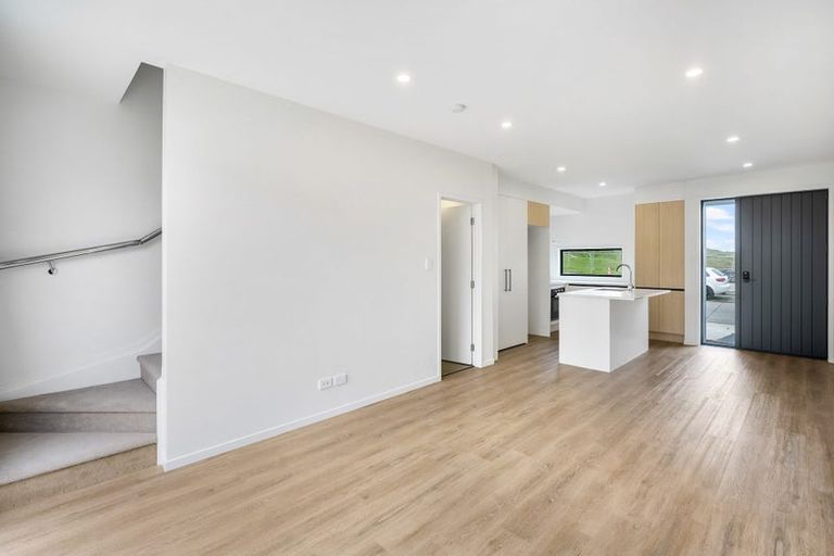 Photo of property in 43 Clay Works Lane, New Lynn, 0600