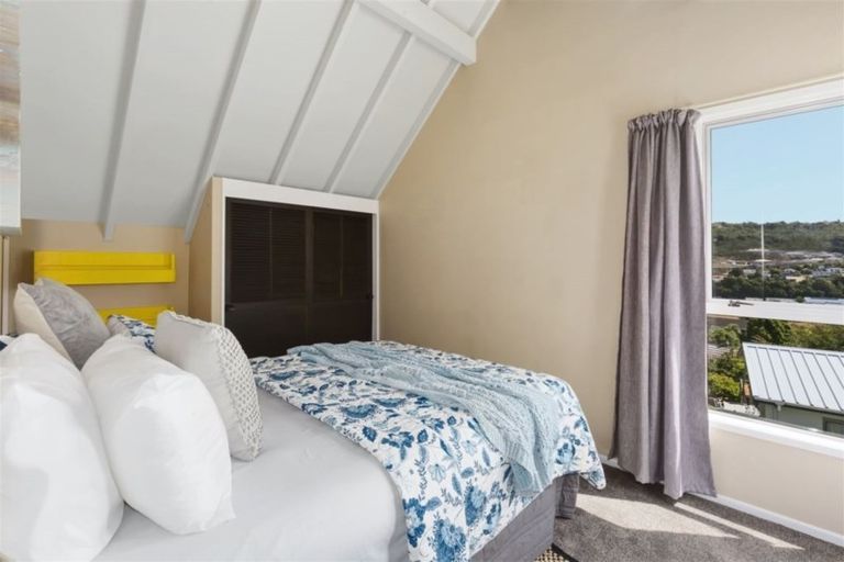 Photo of property in 10 Venus Place, Whitby, Porirua, 5024