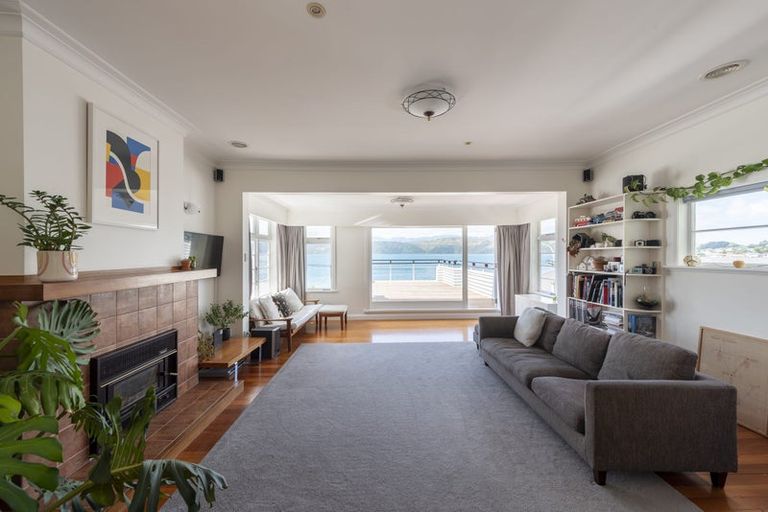 Photo of property in 189 Marine Parade, Seatoun, Wellington, 6022