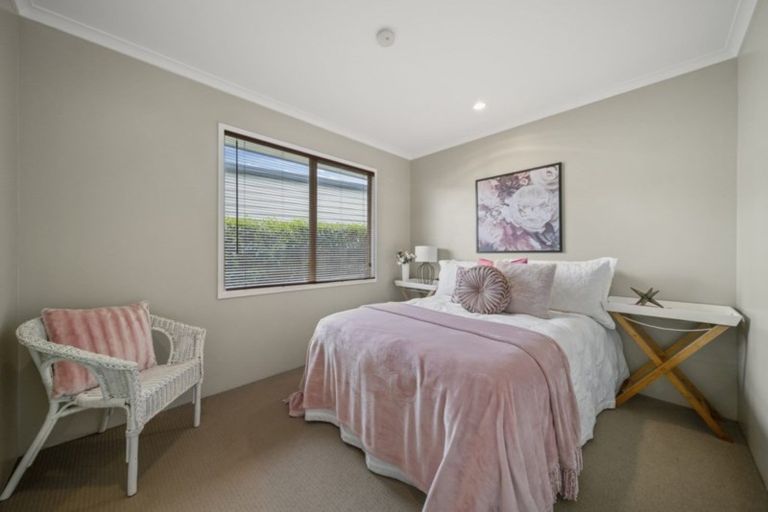 Photo of property in 42a Lisa Rise, Half Moon Bay, Auckland, 2012