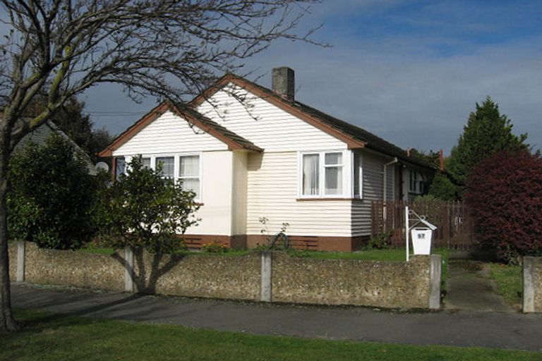 Photo of property in 97 Hoani Street, Northcote, Christchurch, 8052