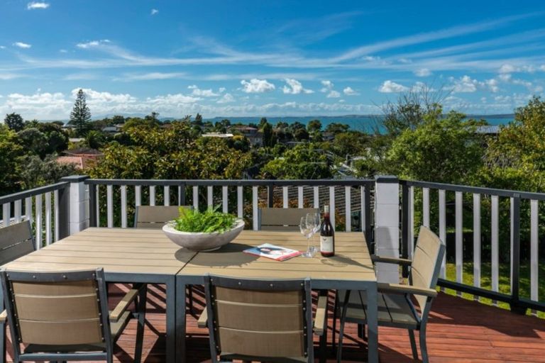 Photo of property in 44 Kowhai Road, Campbells Bay, Auckland, 0630