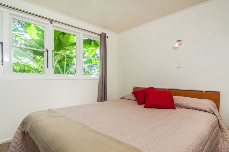 Photo of property in 165 Laingholm Drive, Laingholm, Auckland, 0604