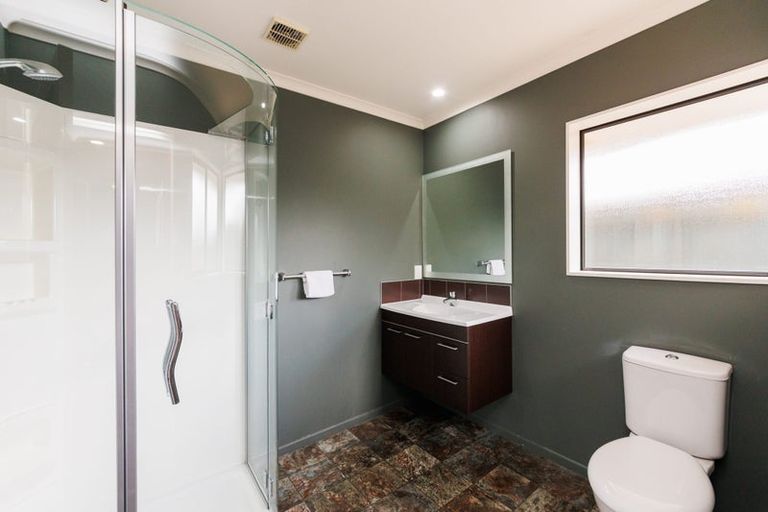 Photo of property in 2 Masefield Terrace, Kelvin Grove, Palmerston North, 4414