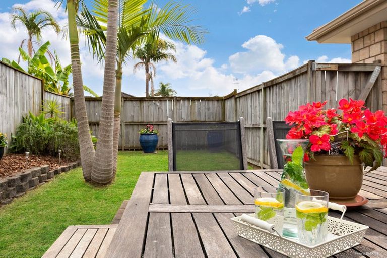 Photo of property in 19 Walter Haddrell Crescent, Flat Bush, Auckland, 2016