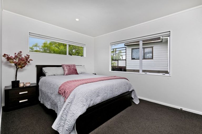 Photo of property in 55 Triangle Road, Massey, Auckland, 0614