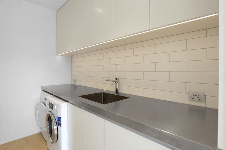 Photo of property in 18 Roa Road, Fendalton, Christchurch, 8041