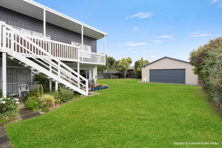 Photo of property in 118 Sandspit Road, Waiuku, 2123