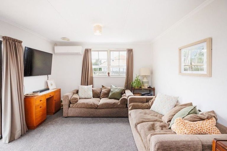 Photo of property in 920 Tremaine Avenue, Roslyn, Palmerston North, 4414