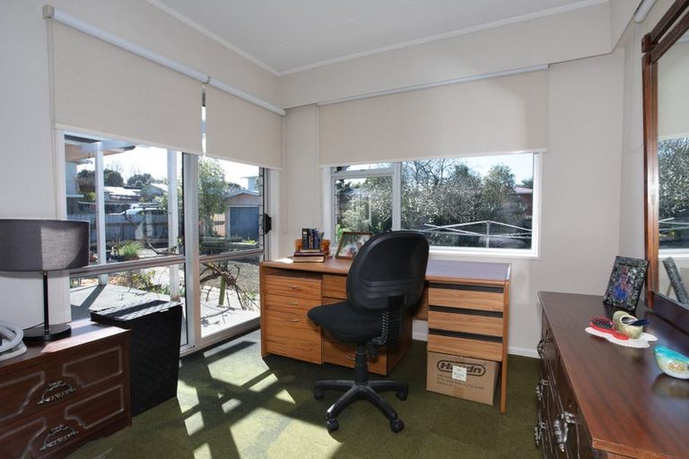 Photo of property in 17 Pirinoa Street, Feilding, 4702