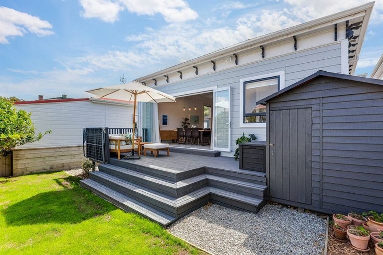 Photo of property in 32 Hiropi Street, Newtown, Wellington, 6021