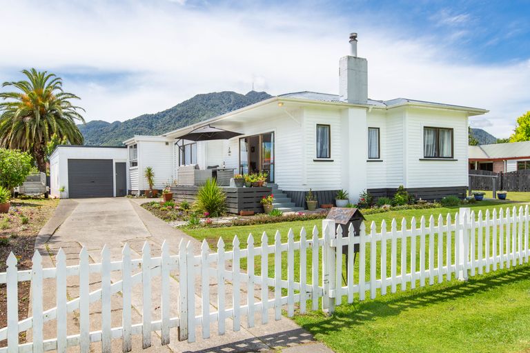 Photo of property in 86 Stanley Avenue, Te Aroha, 3320