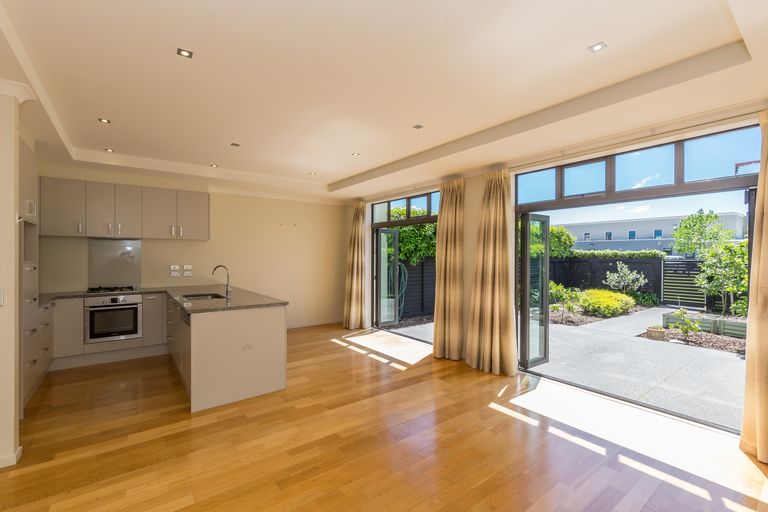 Photo of property in 38 Country Club Terrace, Northwood, Christchurch, 8051