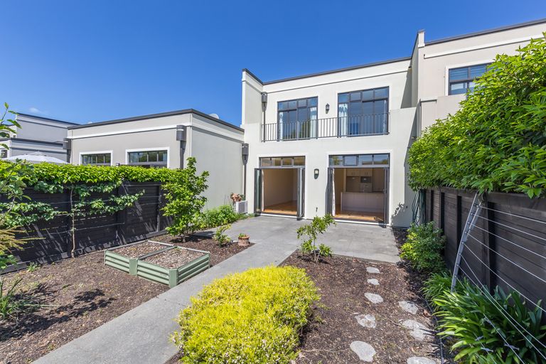 Photo of property in 38 Country Club Terrace, Northwood, Christchurch, 8051