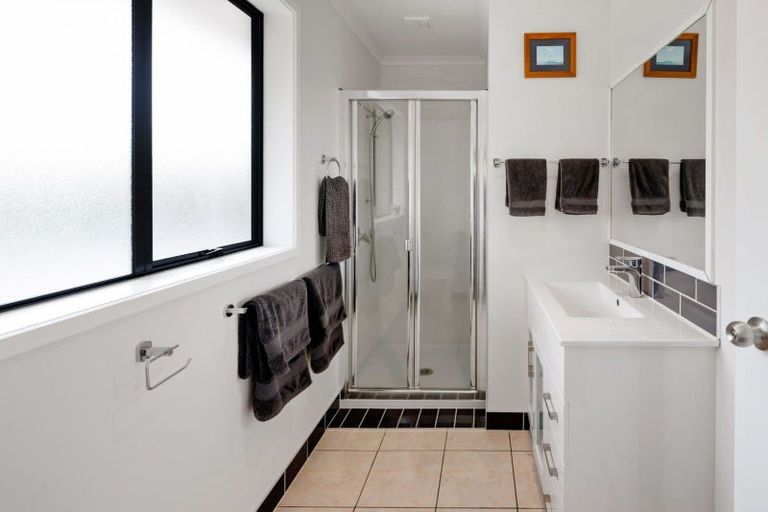 Photo of property in 6 Limousin Place, Grandview Heights, Hamilton, 3200