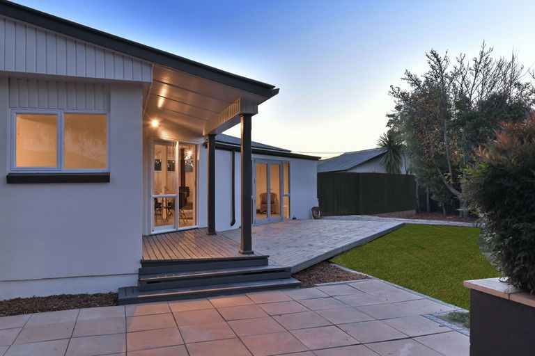 Photo of property in 72 Barrington Street, Somerfield, Christchurch, 8024