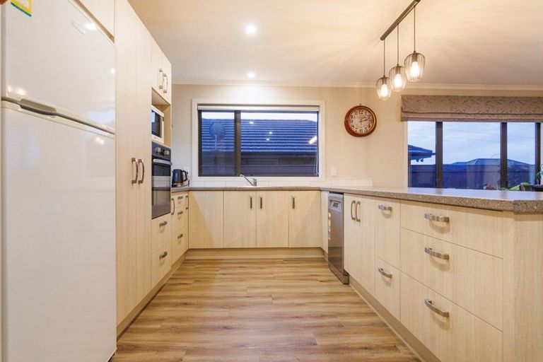 Photo of property in 7 Cyprus Place, Fitzherbert, Palmerston North, 4410