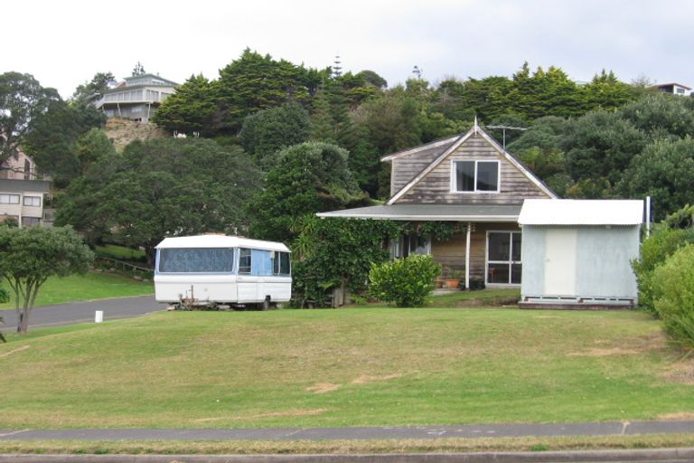 Photo of property in 104 Oratia Place, Onemana, Whangamata, 3691