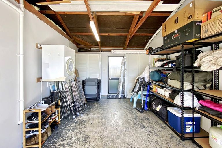 Photo of property in 19a Akoranga Drive, Northcote, Auckland, 0627