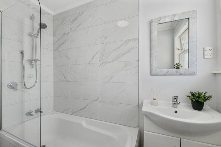 Photo of property in 1/29 Hillside Drive, Maoribank, Upper Hutt, 5018