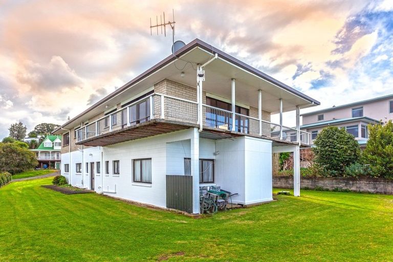 Photo of property in 215 Paku Drive, Tairua, 3508