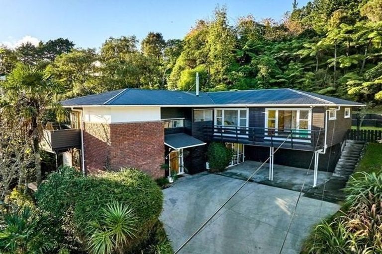 Photo of property in 33 Kairimu Street, Stokes Valley, Lower Hutt, 5019