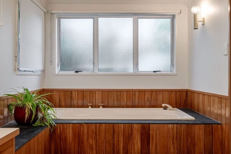 Photo of property in 23 Chilton Grove, Hokowhitu, Palmerston North, 4410