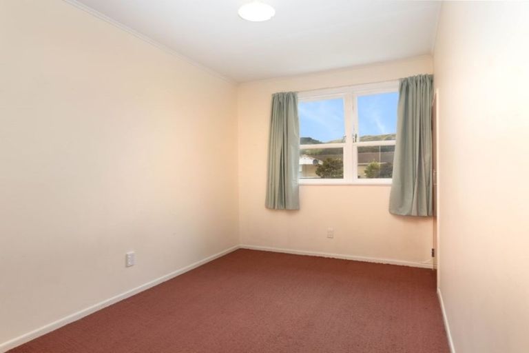 Photo of property in 3 Swansea Street, Cannons Creek, Porirua, 5024