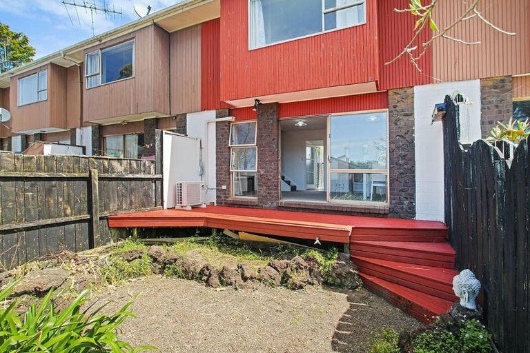 Photo of property in 7/18 Seabrook Avenue, New Lynn, Auckland, 0600