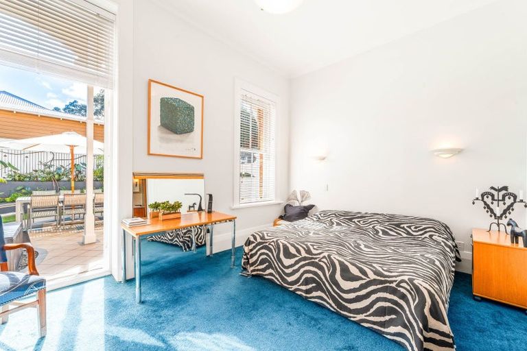 Photo of property in 2/5 King Edward Parade, Devonport, Auckland, 0624