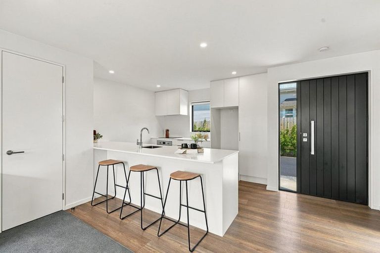 Photo of property in 2/233 Edgeware Road, Edgeware, Christchurch, 8013