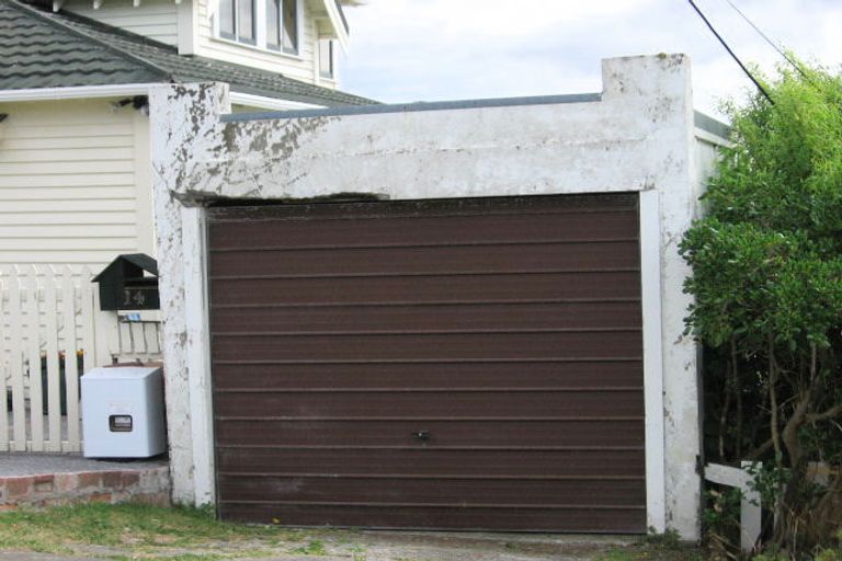 Photo of property in 12 Milne Terrace, Island Bay, Wellington, 6023