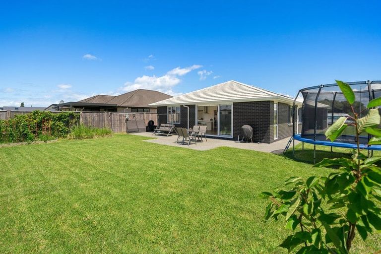 Photo of property in 16 Kotare Drive, Coastlands, Whakatane, 3120