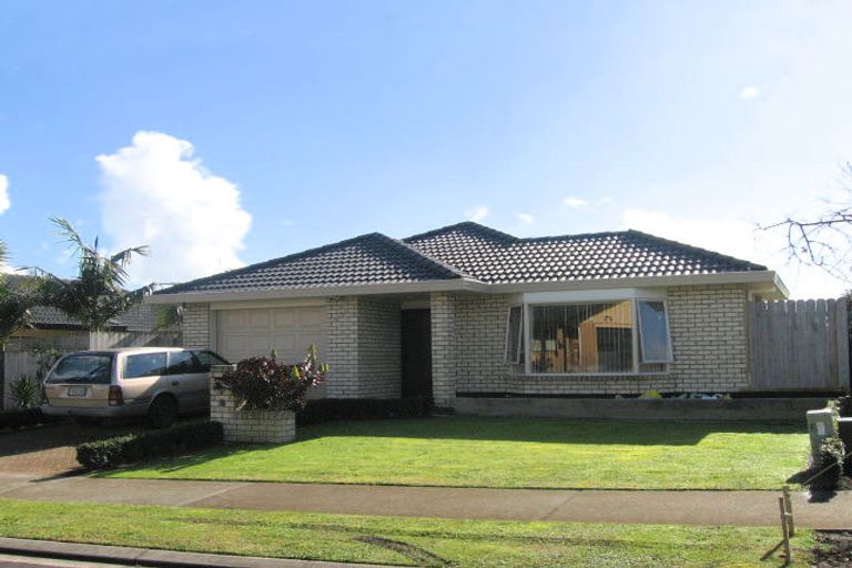Photo of property in 5 Brittas Place, East Tamaki, Auckland, 2016
