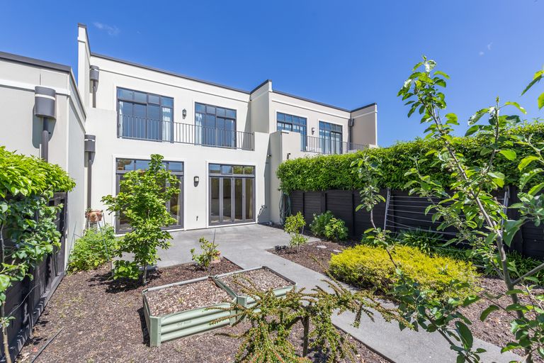 Photo of property in 38 Country Club Terrace, Northwood, Christchurch, 8051