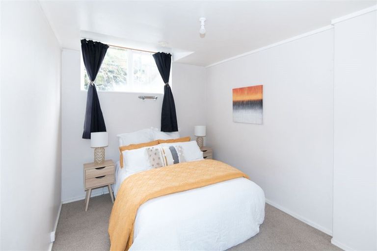 Photo of property in 2 Park Hill Road, Birkenhead, Auckland, 0626