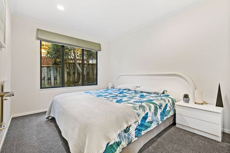 Photo of property in 12 Phoebe Meikle Place, Torbay, Auckland, 0630
