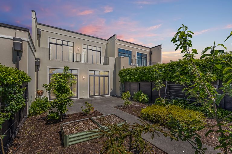 Photo of property in 38 Country Club Terrace, Northwood, Christchurch, 8051