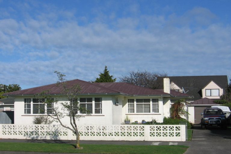 Photo of property in 16 Pitama Road, Awapuni, Palmerston North, 4412