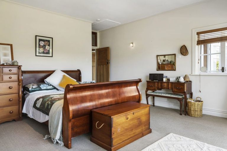 Photo of property in 6 Bank Road, Northland, Wellington, 6012