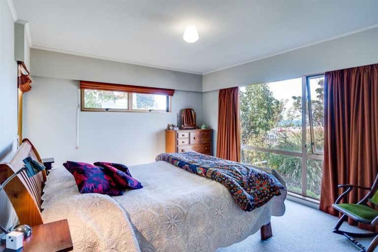 Photo of property in 2 Colenso Avenue, Hospital Hill, Napier, 4110